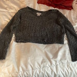 loose fitted crop top